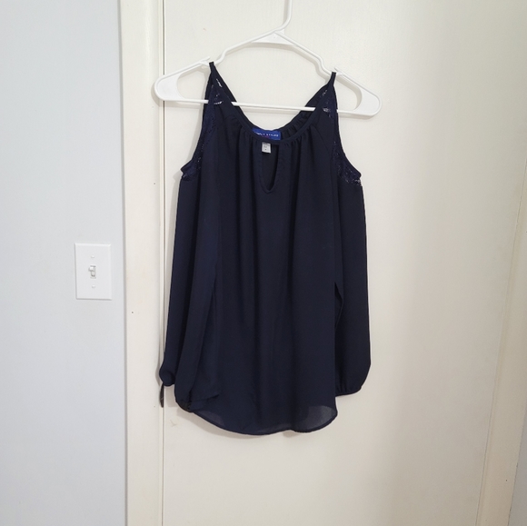 Cold Shoulder Blouse - Picture 2 of 5